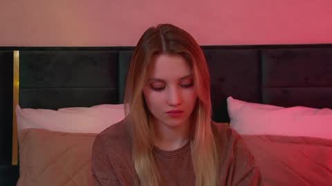 StacyEvances online show from 04/25/26, 06:27