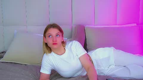 Snapshot of stacyevancesss chatting on 07/03/26, 06:42 StacyEvances online show from 07/03/26, 06:42