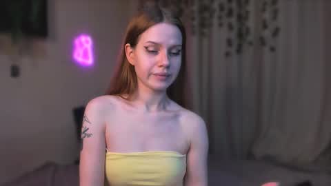 stacyloveforu online show from 10/18/25, 10:21