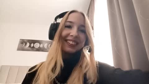 Snapshot of stacyscholle chatting on 02/12/26, 06:30 Mila online show from 02/12/26, 06:30