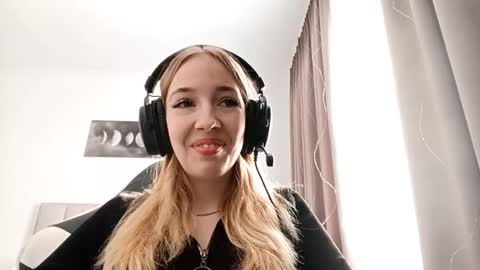 Snapshot of stacyscholle chatting on 02/15/26, 06:10 Mila online show from 02/15/26, 06:10