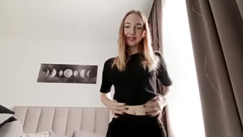 Snapshot of stacyscholle chatting on 02/25/26, 06:12 Mila online show from 02/25/26, 06:12