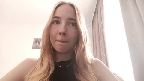 Snapshot of stacyscholle chatting on 03/01/26, 08:05 Mila online show from 03/01/26, 08:05