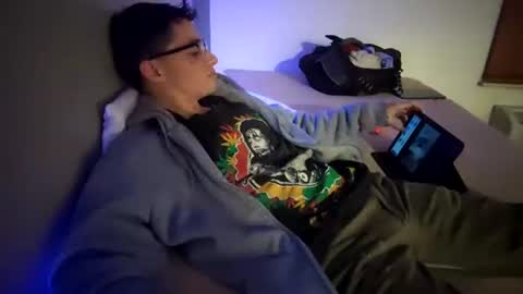 Straightupdownbad online show from 11/25/25, 09:20