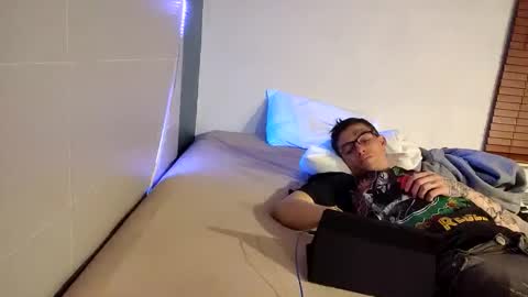 Straightupdownbad online show from 11/26/25, 07:42