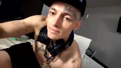 Snapshot of staightupdownbad chatting on 02/01/26, 04:55 Straightupdownbad online show from 02/01/26, 04:55