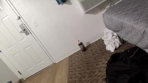 Snapshot of staightupdownbad chatting on 02/15/26, 06:32 Straightupdownbad online show from 02/15/26, 06:32