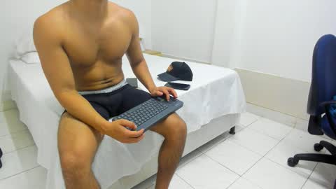 Snapshot of stand_boy01 chatting on 11/16/25, 12:38 stand_boy01 online show from 11/16/25, 12:38