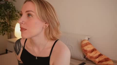 Kristina online show from 04/18/26, 01:37