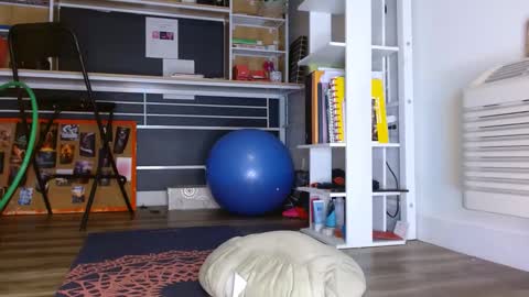 Snapshot of stara_dreams chatting on 12/19/24, 08:55 Stara Winters online show from 12/19/24, 08:55