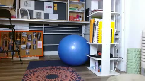 Snapshot of stara_dreams chatting on 01/09/25, 07:31 Stara Winters online show from 01/09/25, 07:31