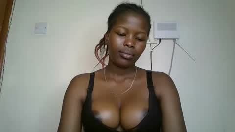 staria_diva online show from 12/02/25, 09:43