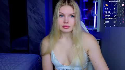 Caroline online show from 04/19/26, 04:45