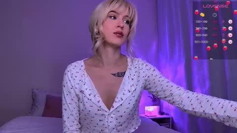 Snapshot of starlightstacey chatting on 03/09/25, 04:38 Stacey online show from 03/09/25, 04:38