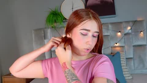 M O O N  online show from 04/07/26, 03:29