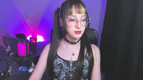 Star Aura online show from 03/25/26, 09:54