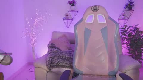 Yoko online show from 09/15/25, 12:27