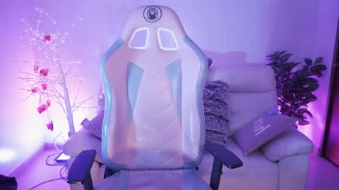 Yoko online show from 10/08/25, 01:03