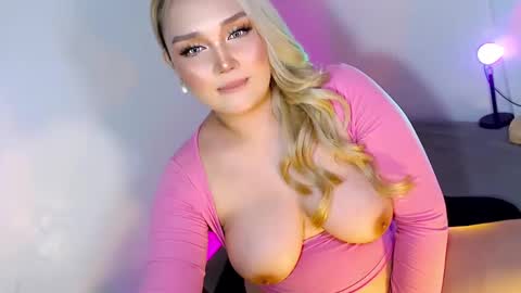 Snapshot of stassy_baby101 chatting on 01/25/25, 11:23 Stassy online show from 01/25/25, 11:23