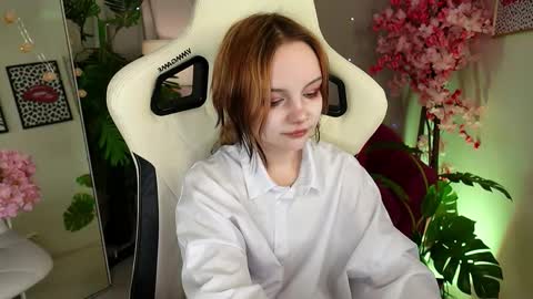 MONICA online show from 11/05/25, 01:55