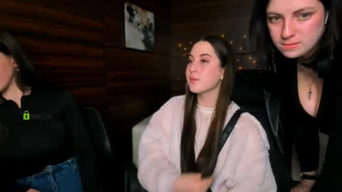 Staisy online show from 03/11/25, 02:29