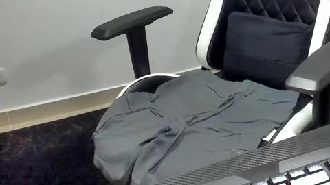 Snapshot of stebankechimba chatting on 11/26/25, 01:28 Stebankechimba online show from 11/26/25, 01:28