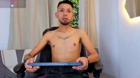 Snapshot of stebansilv_ chatting on 07/04/26, 12:00 Steban online show from 07/04/26, 12:00