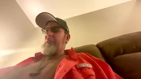 steel259373 online show from 10/14/25, 03:51