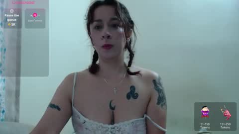 Snapshot of steel_girl chatting on 01/07/25, 10:41 Luna Fox online show from 01/07/25, 10:41