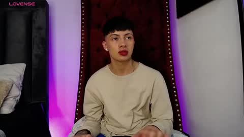 Snapshot of steev_novoa chatting on 12/07/24, 04:20 Steev online show from 12/07/24, 04:20