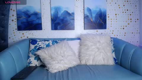 Snapshot of steev_novoa chatting on 12/10/24, 04:02 Steev online show from 12/10/24, 04:02