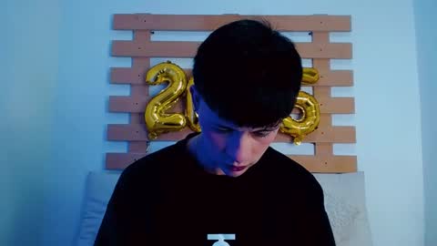 Snapshot of steev_novoa chatting on 01/04/25, 03:50 Steev online show from 01/04/25, 03:50