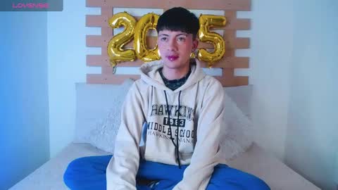 Snapshot of steev_novoa chatting on 01/06/25, 05:30 Steev online show from 01/06/25, 05:30