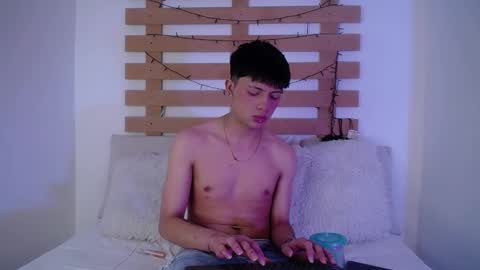 Snapshot of steev_novoa chatting on 01/21/25, 06:00 Steev online show from 01/21/25, 06:00