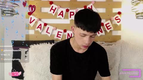 Snapshot of steev_novoa chatting on 02/08/25, 10:50 Steev online show from 02/08/25, 10:50