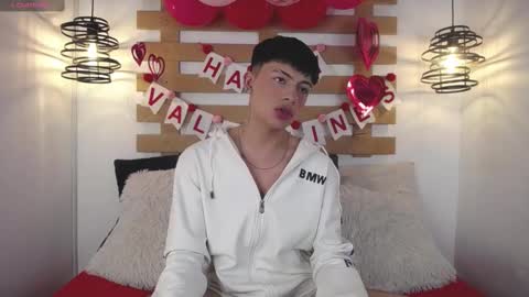 Snapshot of steev_novoa chatting on 02/14/25, 04:15 Steev online show from 02/14/25, 04:15