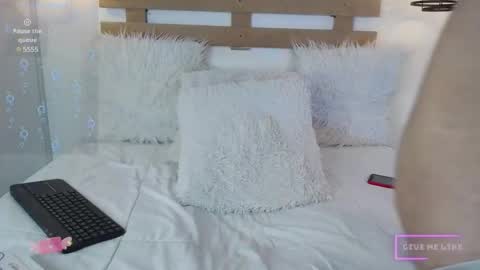 Snapshot of steev_novoa chatting on 03/04/25, 08:02 Steev online show from 03/04/25, 08:02