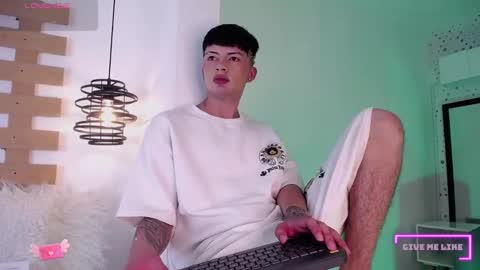 Snapshot of steev_novoa chatting on 03/11/25, 09:34 Steev online show from 03/11/25, 09:34