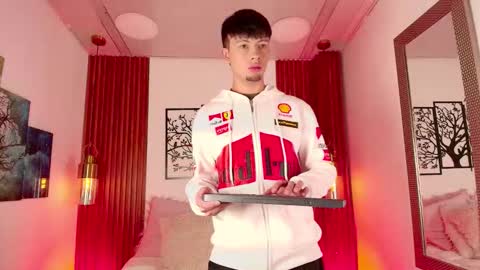 Snapshot of steev_novoa chatting on 02/13/26, 04:08 Steev online show from 02/13/26, 04:08