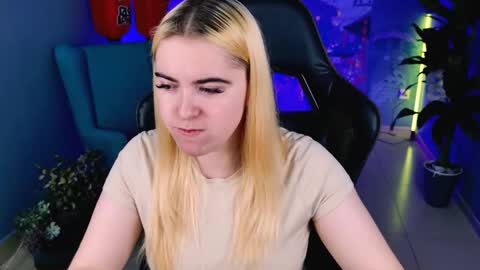 stef_nicks online show from 09/12/25, 05:51