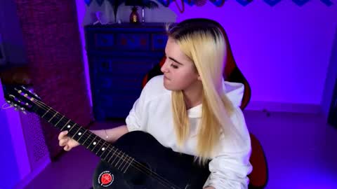 stef_nicks online show from 09/13/25, 09:20