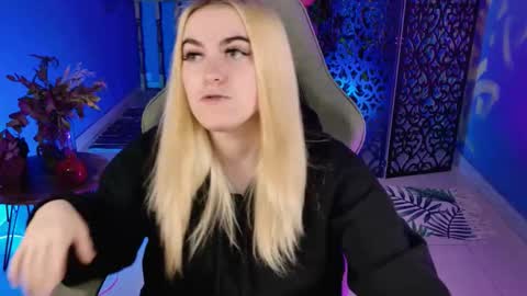 stef_nicks online show from 09/29/25, 05:23