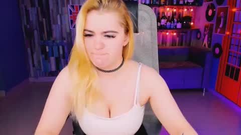 stef_nicks online show from 12/15/25, 05:12