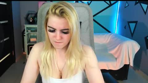 stef_nicks online show from 06/11/26, 07:17