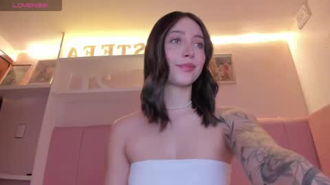 Snapshot of stefaagomez chatting on 10/22/25, 12:16 Stefa Gomez online show from 10/22/25, 12:16