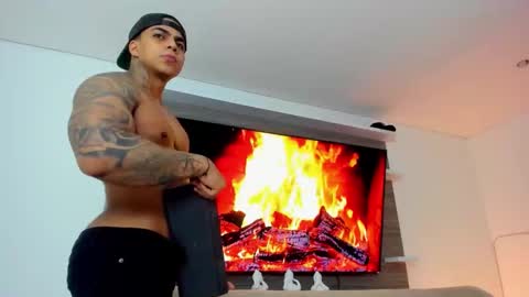 Snapshot of stefan_macallan chatting on 10/11/25, 02:15 Macallan online show from 10/11/25, 02:15