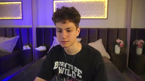 Esrefan online show from 03/21/26, 08:01