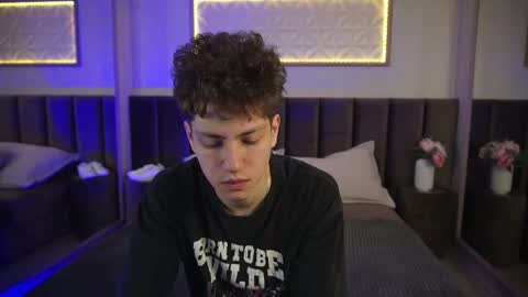 Esrefan online show from 03/22/26, 07:50