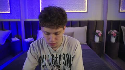 Esrefan online show from 04/01/26, 08:39