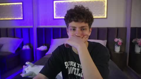 Esrefan online show from 04/17/26, 08:01